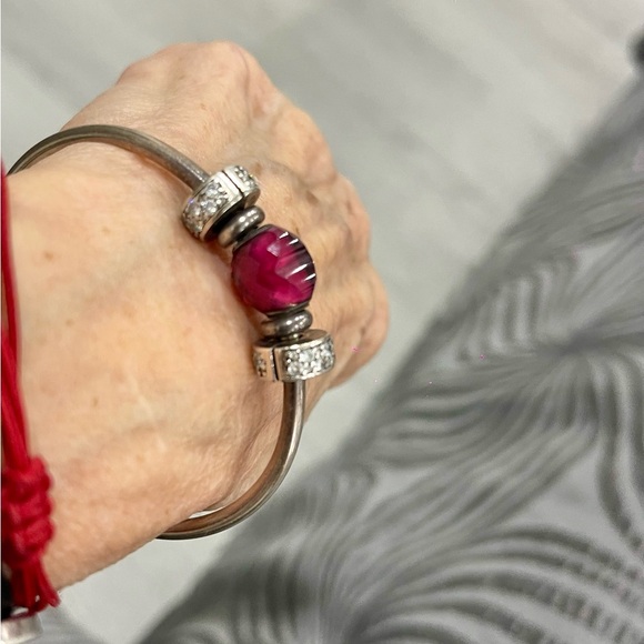 Original Pandora with a red heart no tags never used - Picture 3 of 6